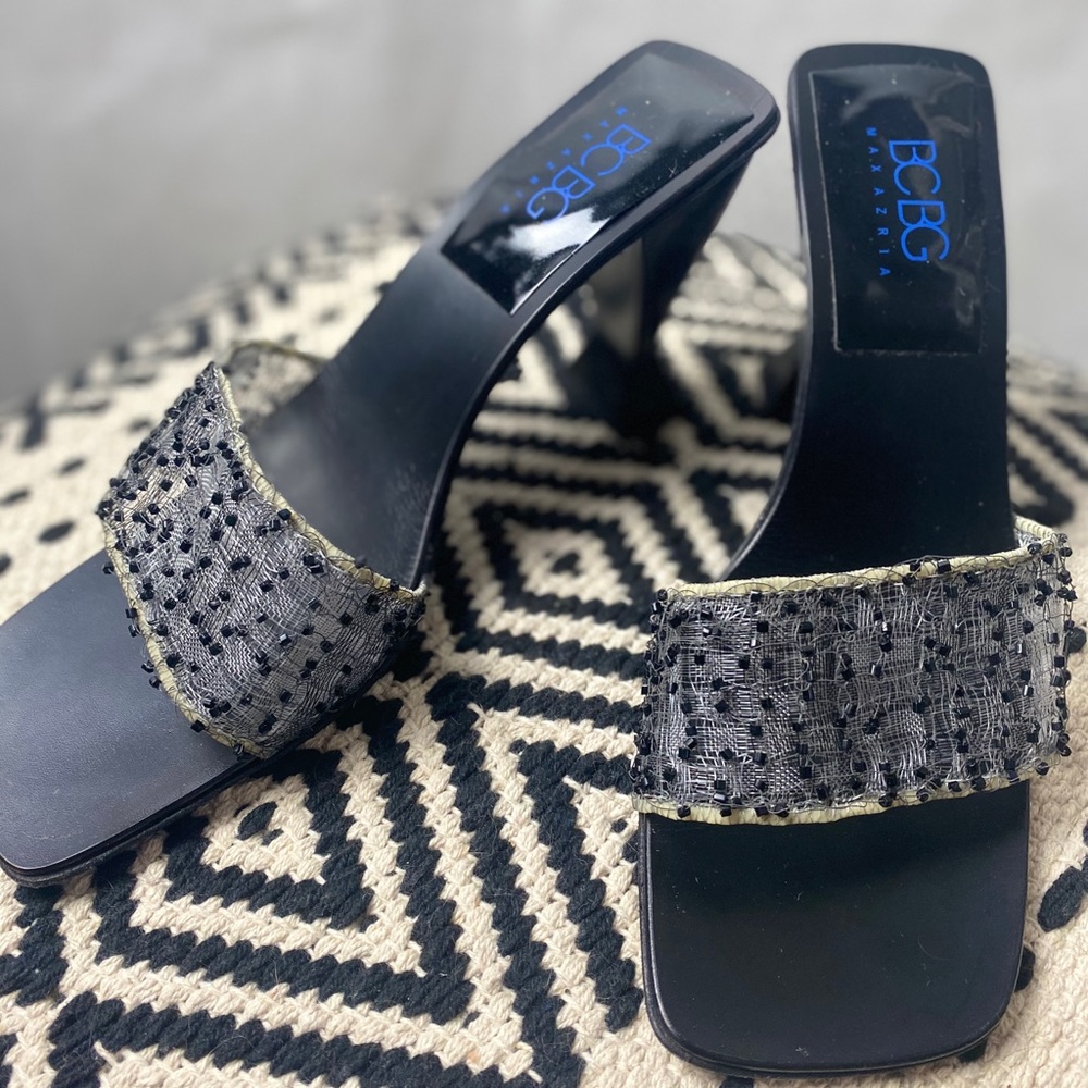 BCBG modern mesh slide. - Picture 5 of 10